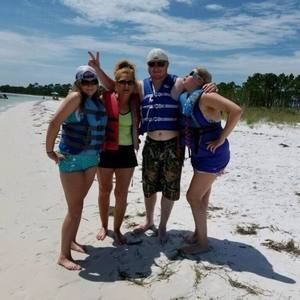 Meet your Posher, Pam